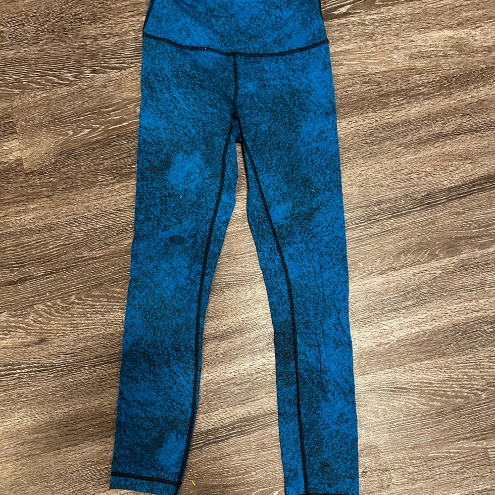 Lululemon Blue Leggings, 7/8 length, never worn. Size M/L